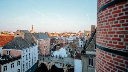 Bezoek aan het Kunstuur en stadswandeling met als thema "Machtig Mooi Vrouwelijk"